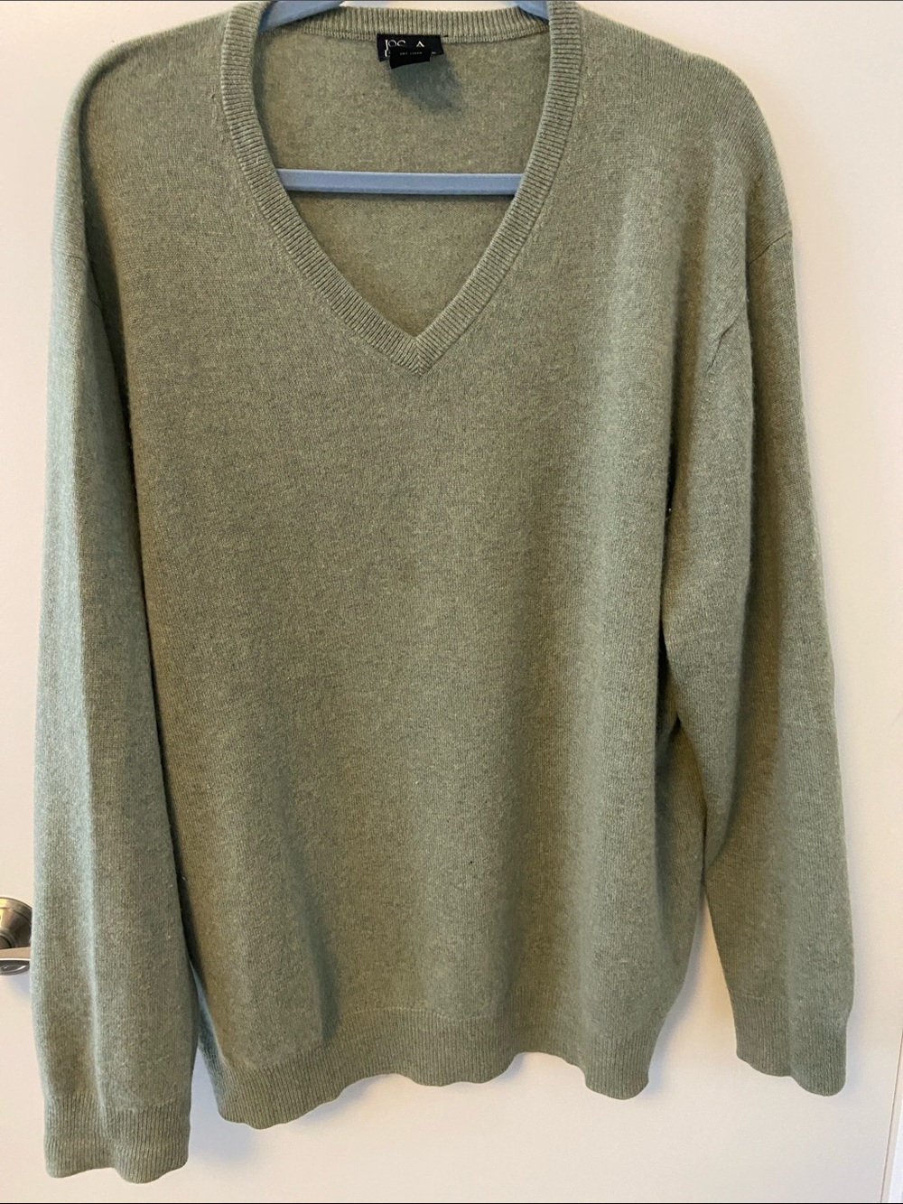 Cashmere Jos A Bank Men's V-Neck Sweater in Sage Green